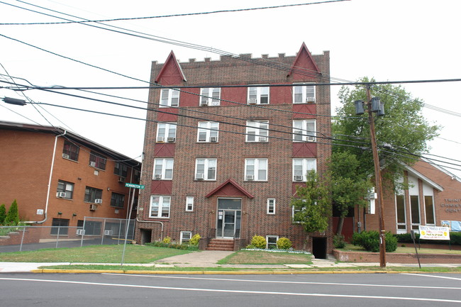 421 West End Ave in Elizabeth, NJ - Building Photo - Building Photo