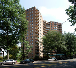 Forest Hill Towers in Newark, NJ - Foto de edificio - Building Photo