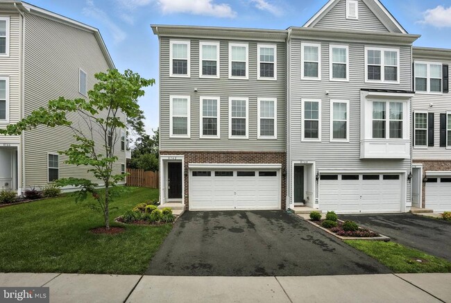 8162 Agnes Ln
