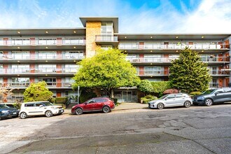 700 E Mercer in Seattle, WA - Foto de edificio - Building Photo