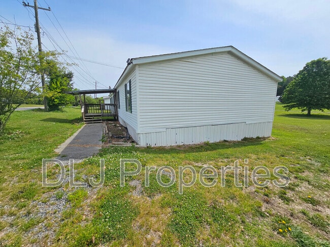1376 Providence Rd in Sevierville, TN - Building Photo - Building Photo