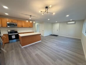 14 Cornwall Ln in Sands Point, NY - Building Photo - Building Photo