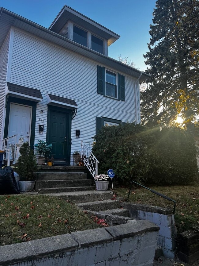 property at 844 Hovey St SW