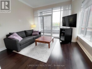 85-285 The Donway W in Toronto, ON - Building Photo - Building Photo