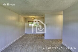2776 S Dahlia St in Denver, CO - Building Photo - Building Photo