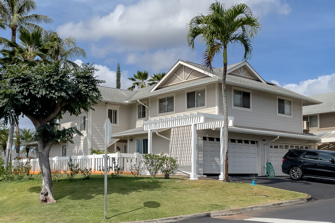 Village on the Green in Waipahu, HI - Building Photo