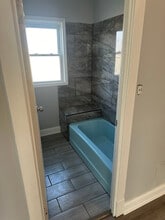 5715 N Keystone Ave, Unit 2 in Chicago, IL - Building Photo - Building Photo