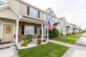 530 Oyster Rock Ln in Sneads Ferry, NC - Building Photo - Building Photo