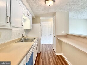 97 Kenwood Dr in Sicklerville, NJ - Building Photo - Building Photo
