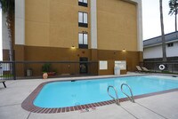 Building Photo - Furnished Studio – Bakersfield - Californi... in Bakersfield, California