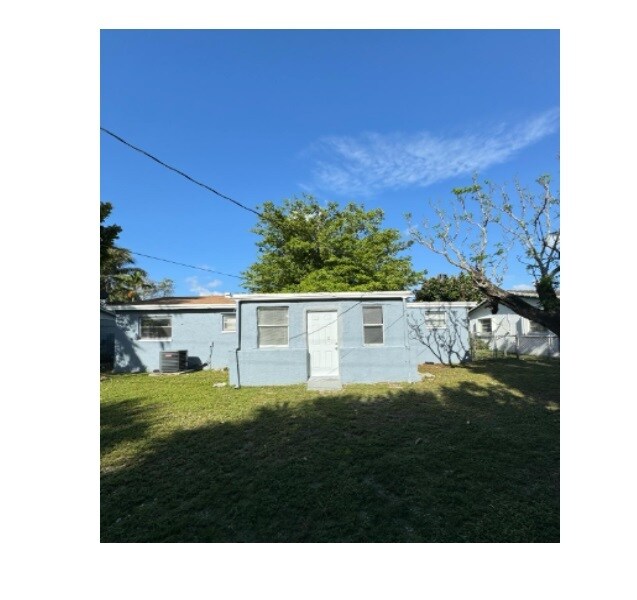 3254 NW 13th St in Fort Lauderdale, FL - Building Photo