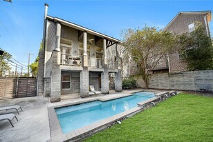320 Detering St in Houston, TX - Building Photo