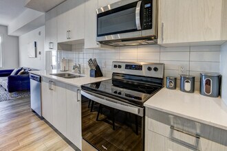 3727 Sage Hill Dr NW in Calgary, AB - Building Photo - Building Photo