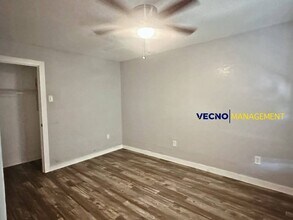 2305 Pinn Rd in San Antonio, TX - Building Photo - Building Photo
