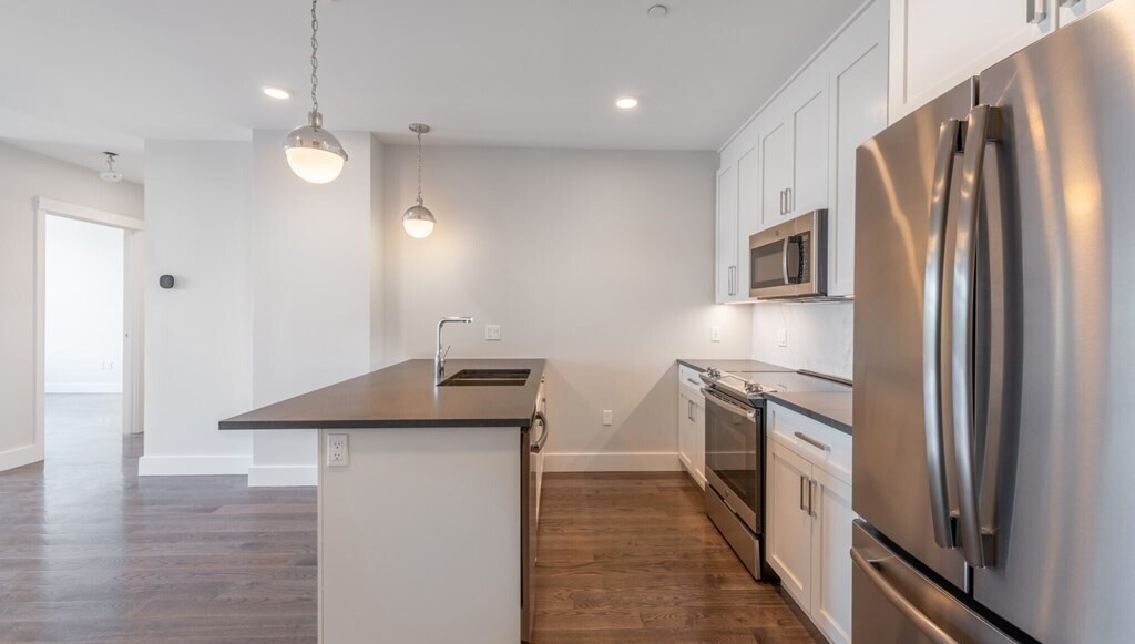 434 McGrath Hwy in Somerville, MA - Foto de edificio