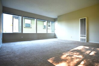 3600 Dimond Ave in Oakland, CA - Building Photo - Building Photo