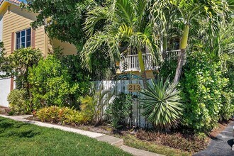 213 Seabreeze Cir in Jupiter, FL - Building Photo - Building Photo