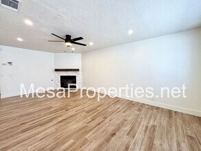 15011 Bear Valley Rd in Hesperia, CA - Building Photo - Building Photo