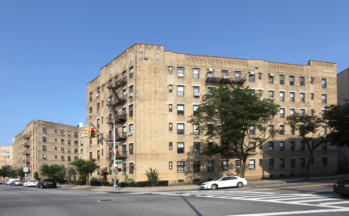 2425 Kings Hwy in Brooklyn, NY - Building Photo