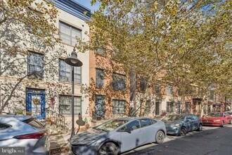 4410 Longfellow St in Hyattsville, MD - Foto de edificio - Building Photo