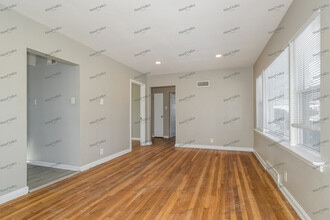 7020 Rohn Dr in St. Louis, MO - Building Photo - Building Photo