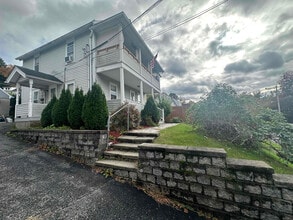 50 Westbury Park Rd in Watertown, CT - Building Photo - Building Photo