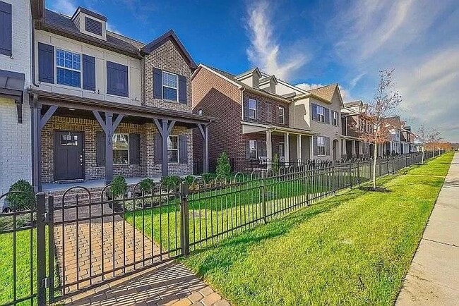 property at 1613 Drakes Creek Rd