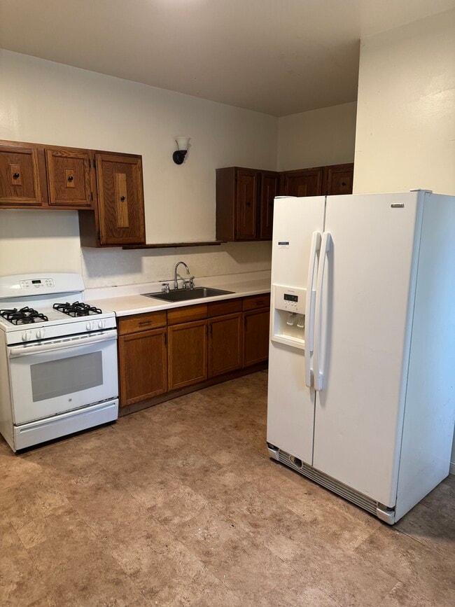 38 Maple St, Unit 38 Maple St Apt B