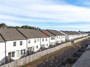 124 Auburn Wds Dr in Auburn, GA - Building Photo - Building Photo