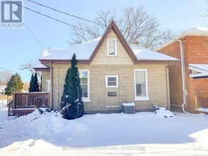 25 Drummond St in Brantford, ON - Building Photo - Building Photo
