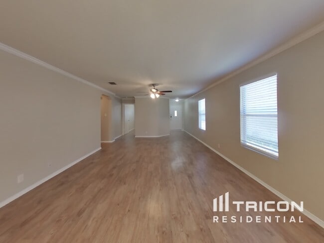 8027 Abbotts Pointe in San Antonio, TX - Building Photo - Building Photo