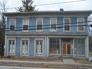 65 Main St in Stamford, NY - Building Photo