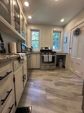 21 Jenison St in Newton, MA - Building Photo - Building Photo