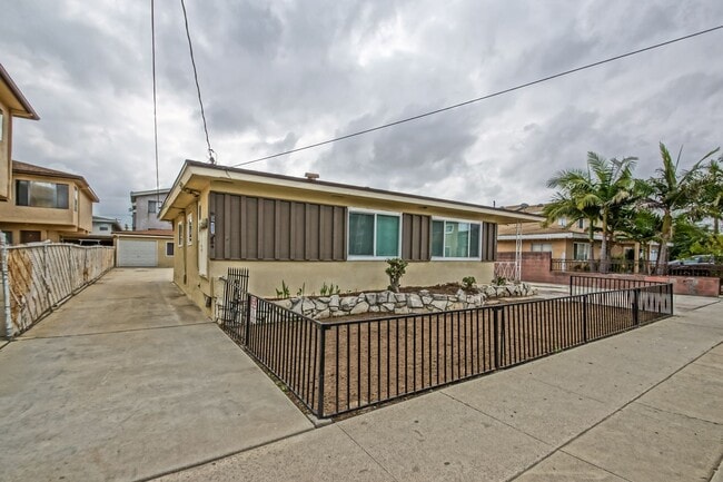 11864 Manor Dr