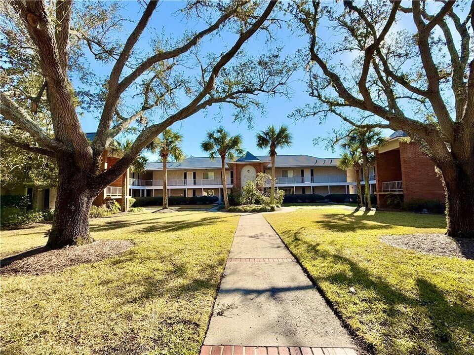 236 Sea Palms Colony in St. Simons Island, GA - Building Photo