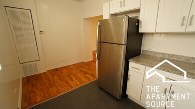 2337 N Drake Ave, Unit 3 in Chicago, IL - Foto de edificio - Building Photo
