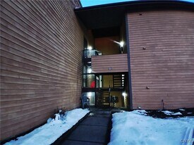 494 Idlewood Blvd in Baldwinsville, NY - Building Photo