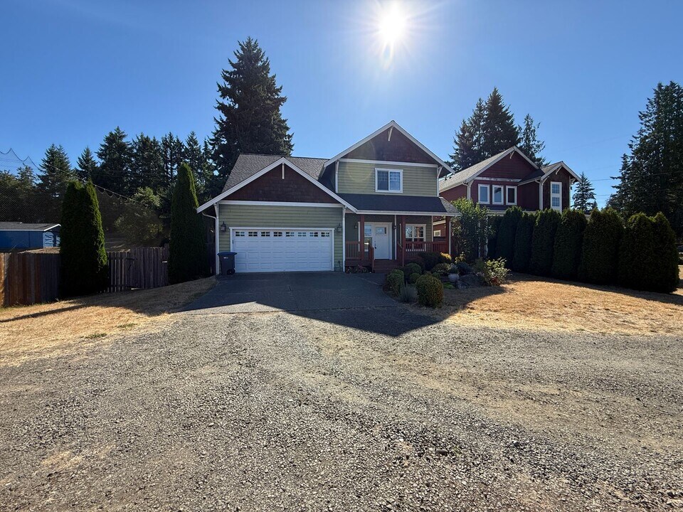 5050 Johnson St NW in Bremerton, WA - Building Photo