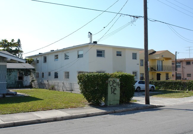 1620 NW 2nd St in Miami, FL - Building Photo - Building Photo