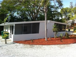 3000 Areca Ave in Naples, FL - Building Photo - Building Photo