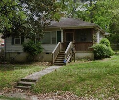 8231 8th Ave S in Birmingham, AL - Building Photo