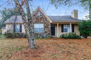 7001 Bellevue Trce in Cordova, TN - Building Photo