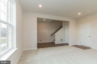 313 Bright Light Ct in Edgewater, MD - Building Photo - Building Photo