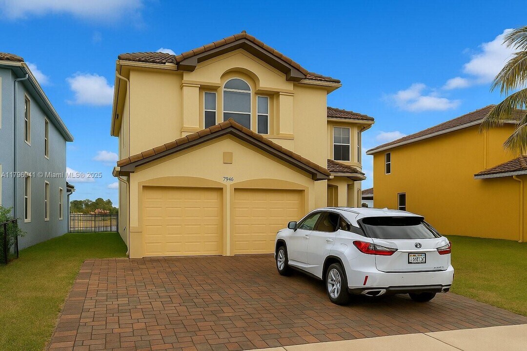 7946 SW 164th Pl in Miami, FL - Building Photo
