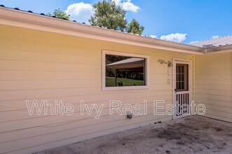 4 Rainbow Dr in Huntsville, TX - Foto de edificio - Building Photo