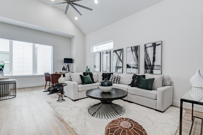 property at 1131 W 17th St