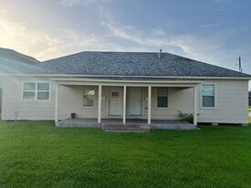 317 E B St in La Porte, TX - Building Photo