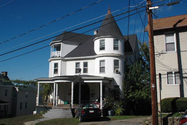 40 Church St in Pittston, PA - Foto de edificio - Building Photo