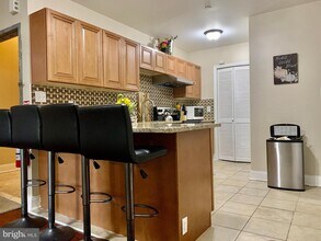 1211 Race St-Unit -2F in Philadelphia, PA - Building Photo - Building Photo