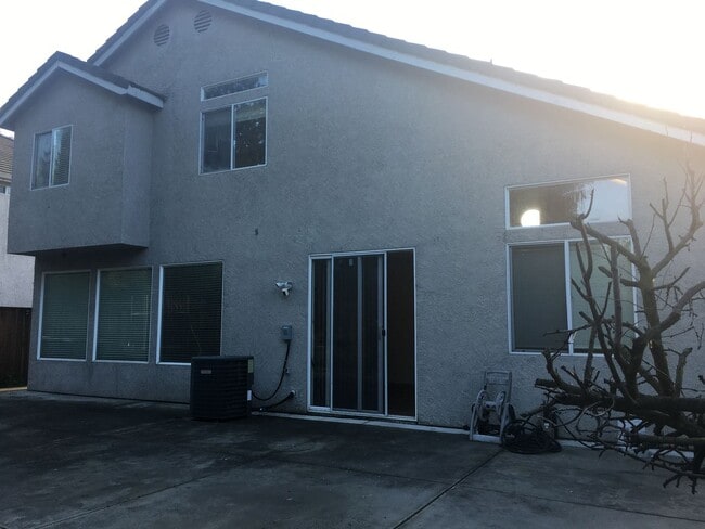 4915 Bay View Cir in Stockton, CA - Building Photo - Building Photo